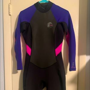 Brand new O’Neil long sleeve shorty wet suit 2mm